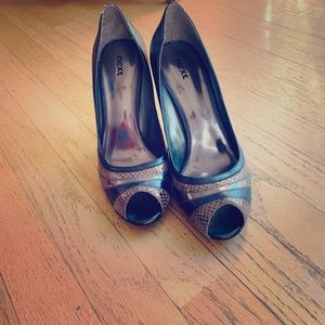 Pewter/silver pep toe heels